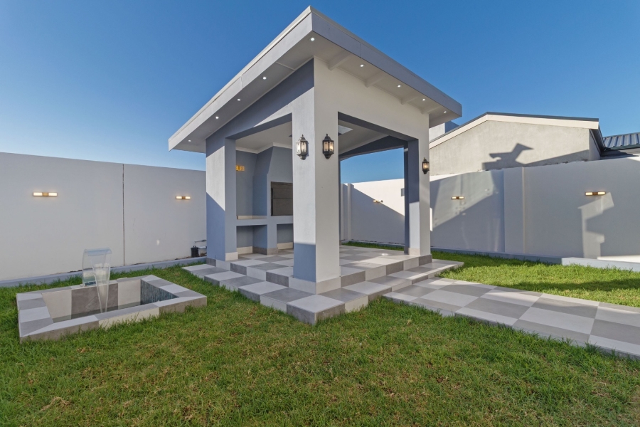 4 Bedroom Property for Sale in Sandown Western Cape